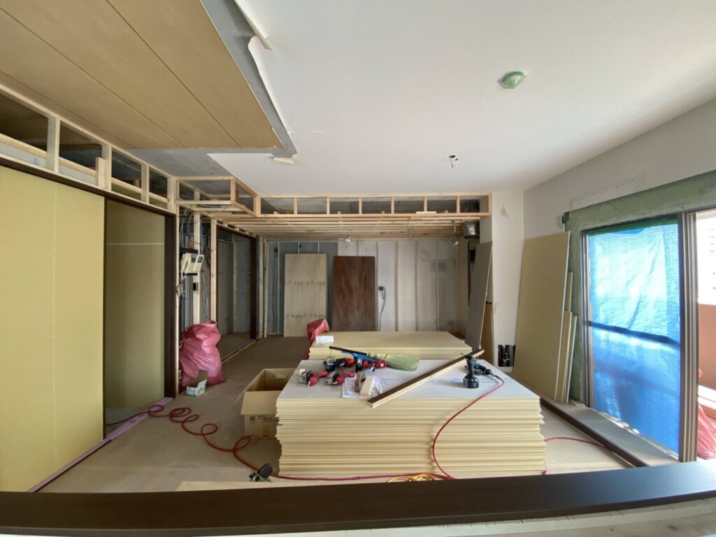 大工工事
建具枠取付/壁ボード張り
